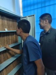 市档案馆工作人员到雍城街道办指导档案业务