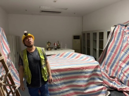 正在进行消防改造（拆除吊顶）